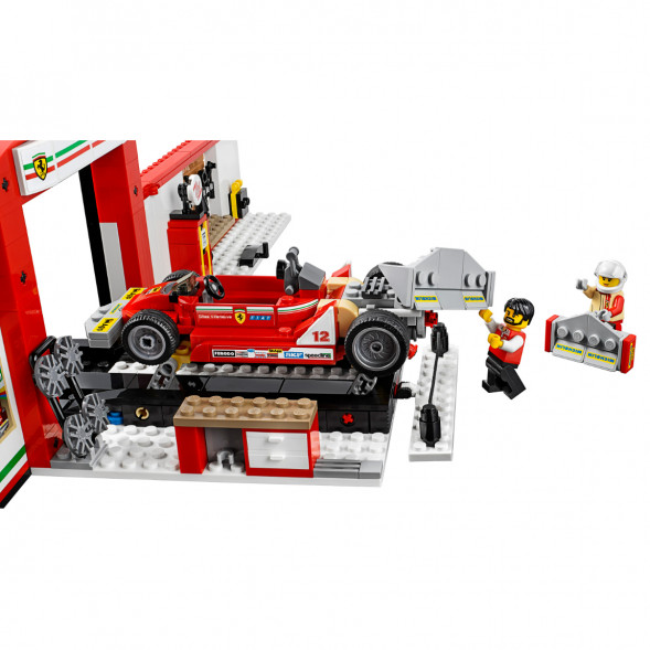 Конструктор LEGO Speed Champions 75889 Гараж Ferrari в Саранске