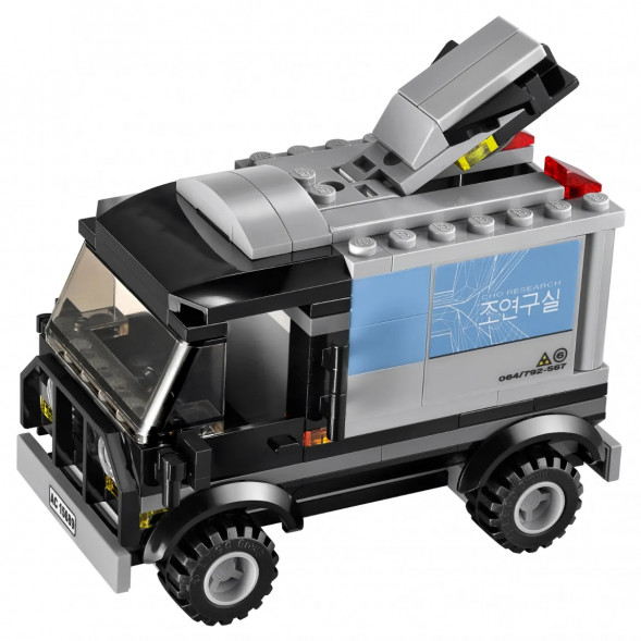 Конструктор LEGO Super Heroes 76032 Погоня на Квинджете Мстителей в Саранске